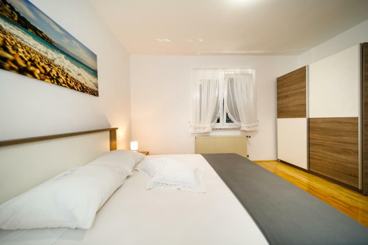 Apartment Anton クルク エクステリア 写真
