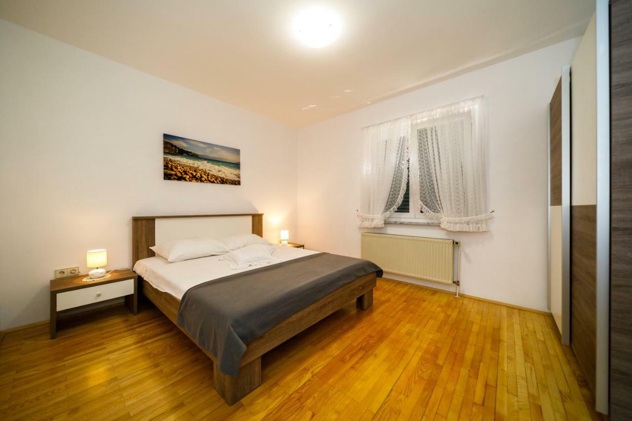 Apartment Anton クルク エクステリア 写真