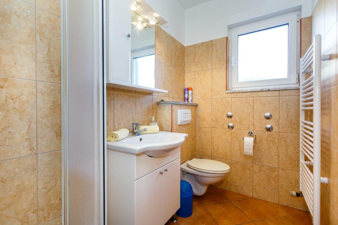 Apartment Anton クルク エクステリア 写真