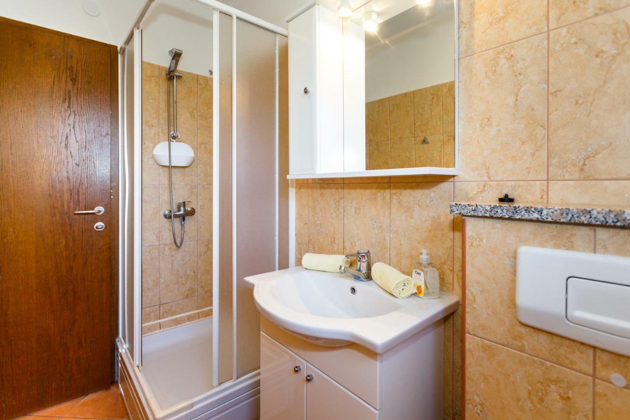 Apartment Anton クルク エクステリア 写真
